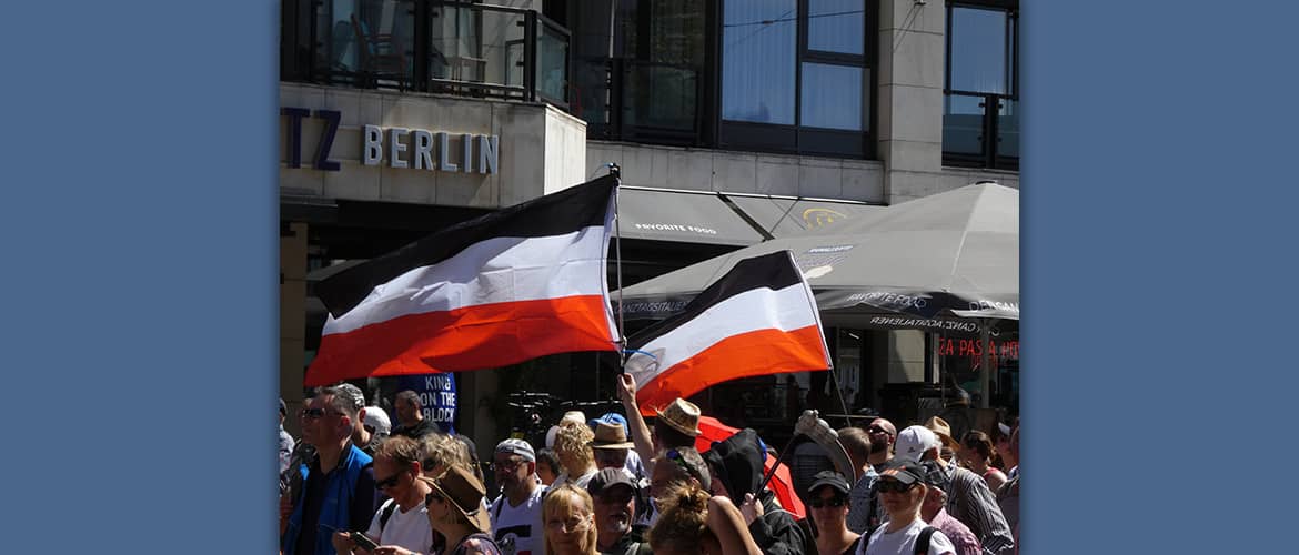 Corona Protest Berlin Reichsflaggen