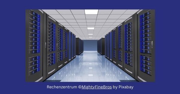 Rechenzentrum (Gang, links und rechts Hochleistungsrechner)